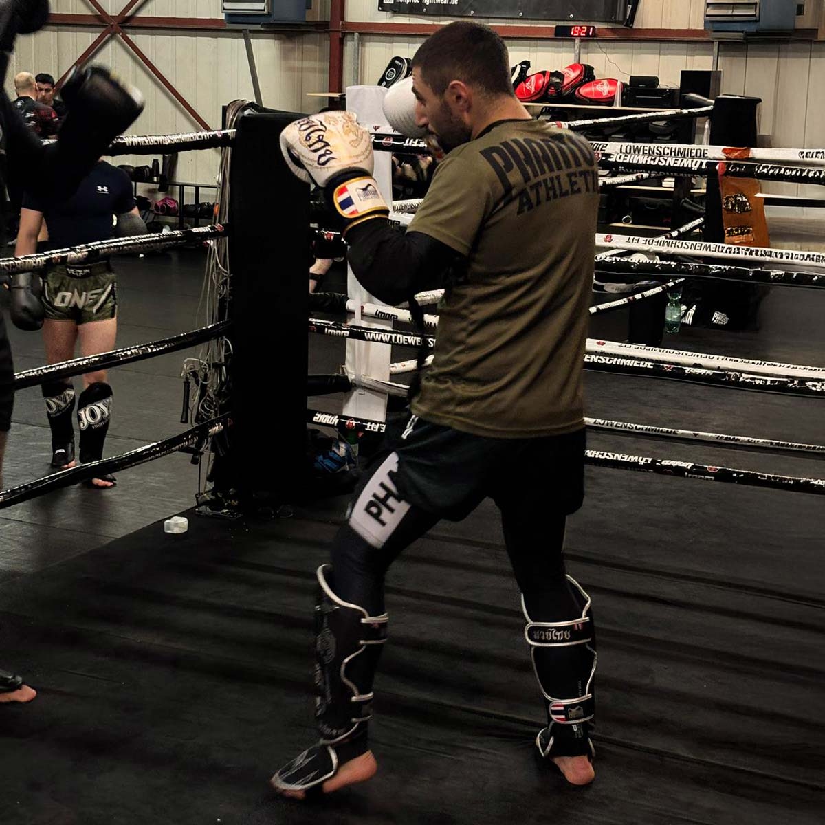 Schienbeinschutz Muay Thai - Limited Silver Edition – Image 5