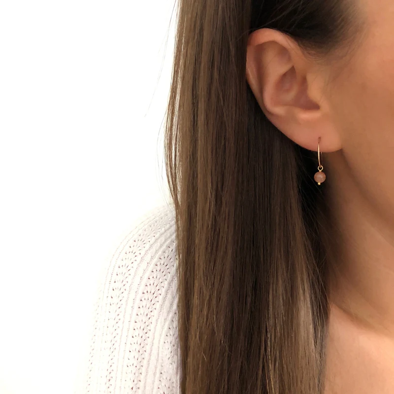 Mono boucle "Lucy" Pierre du soleil plaqué or