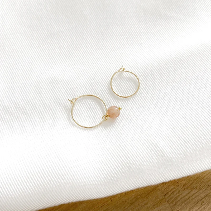 Mono boucle "Lucy" Pierre du soleil plaqué or – Image 3