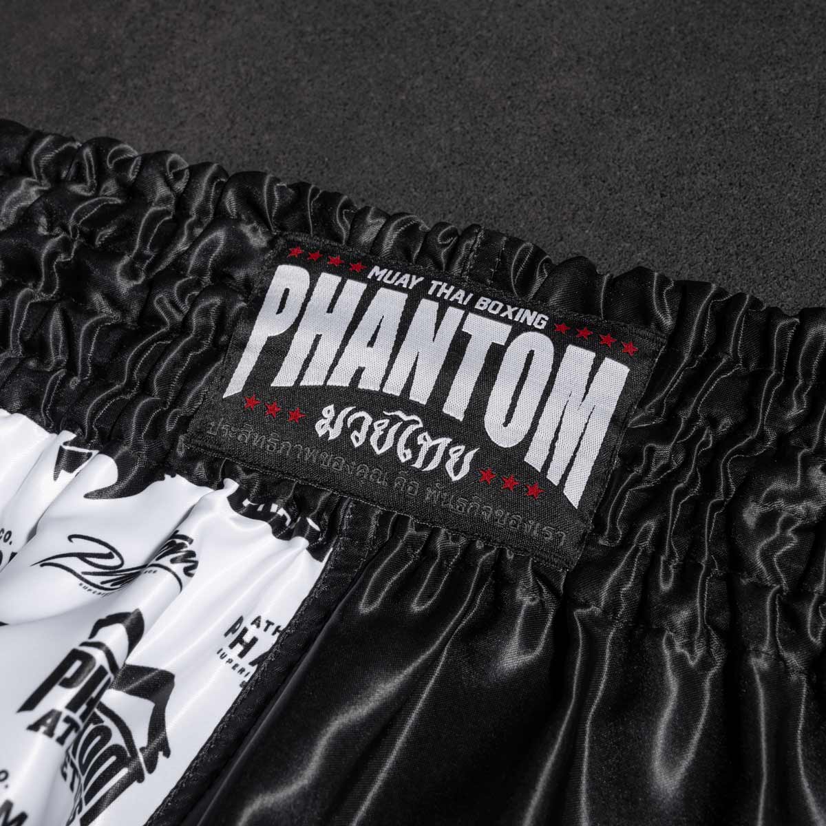 Muay Thai Shorts Legend - Schwarz/Weiß – Image 7