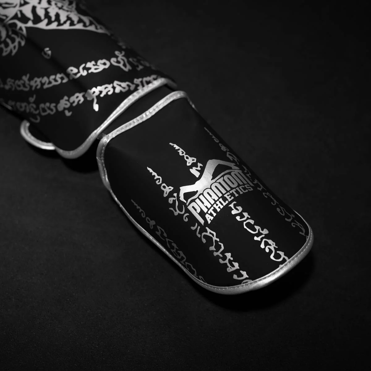 Schienbeinschutz Muay Thai - Limited Silver Edition – Image 3