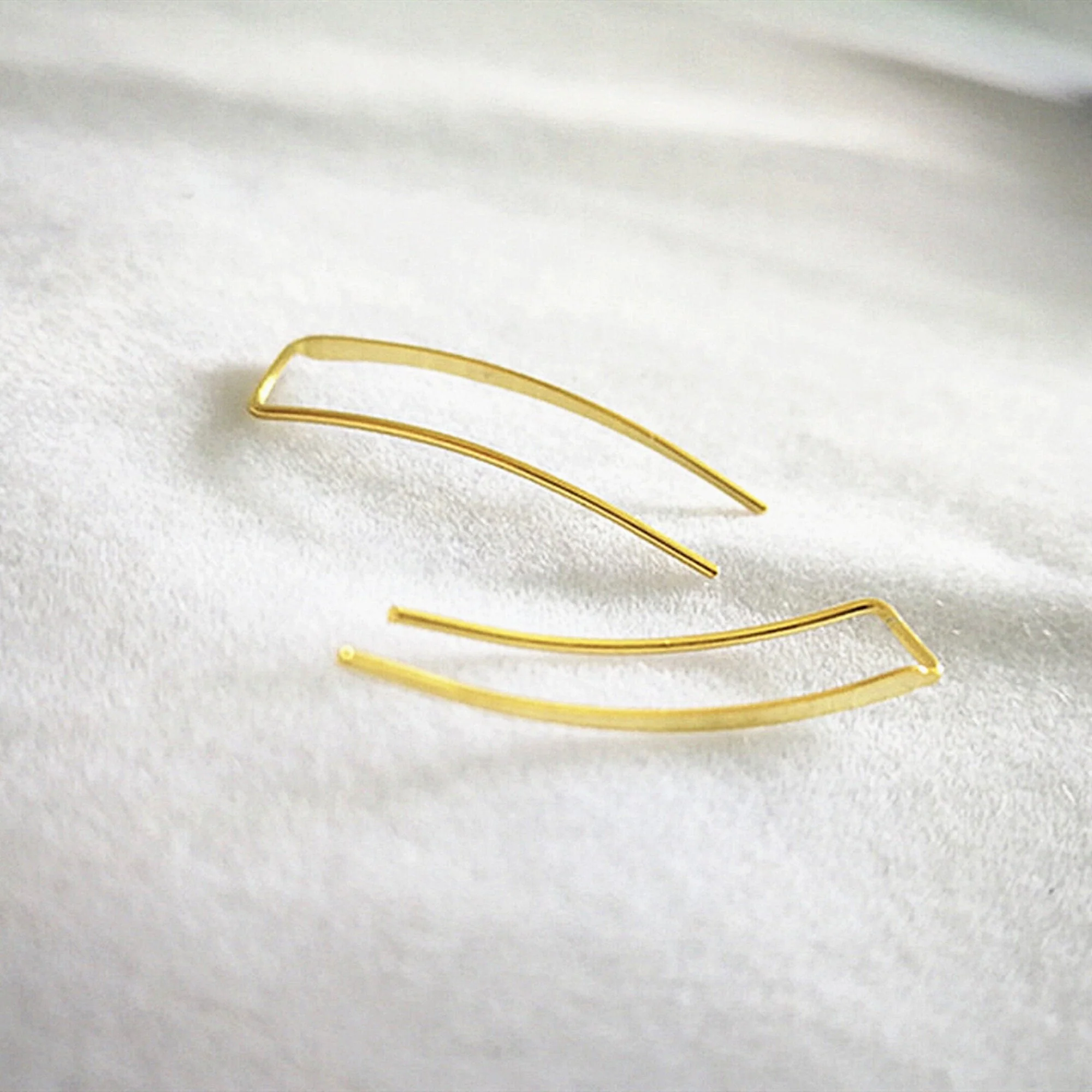 Boucles d'oreilles Grimpantes Barres Simples – Image 2