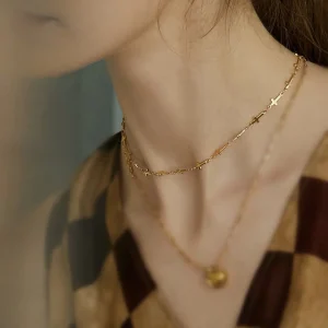 Collier Ras de Cou en Croix