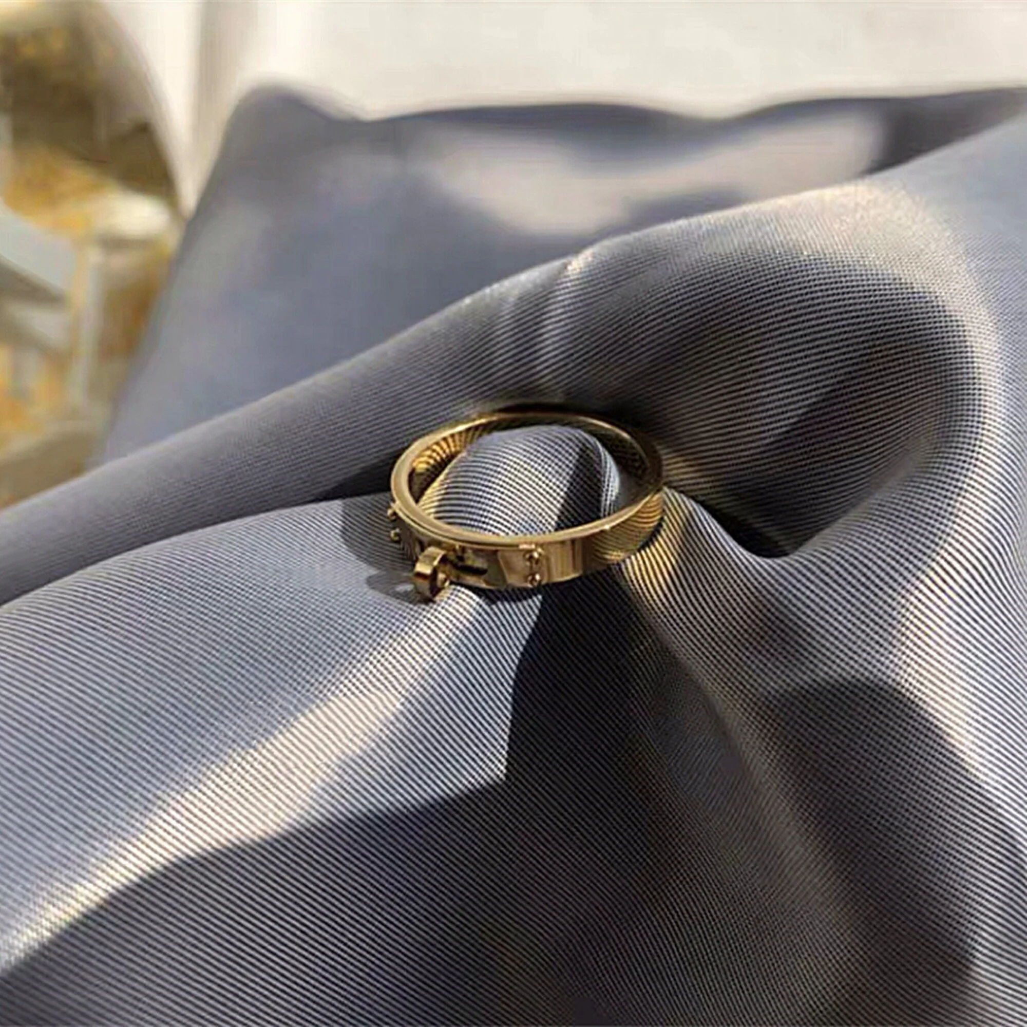 Bague Anneau Or Forme Ceinture – Image 5