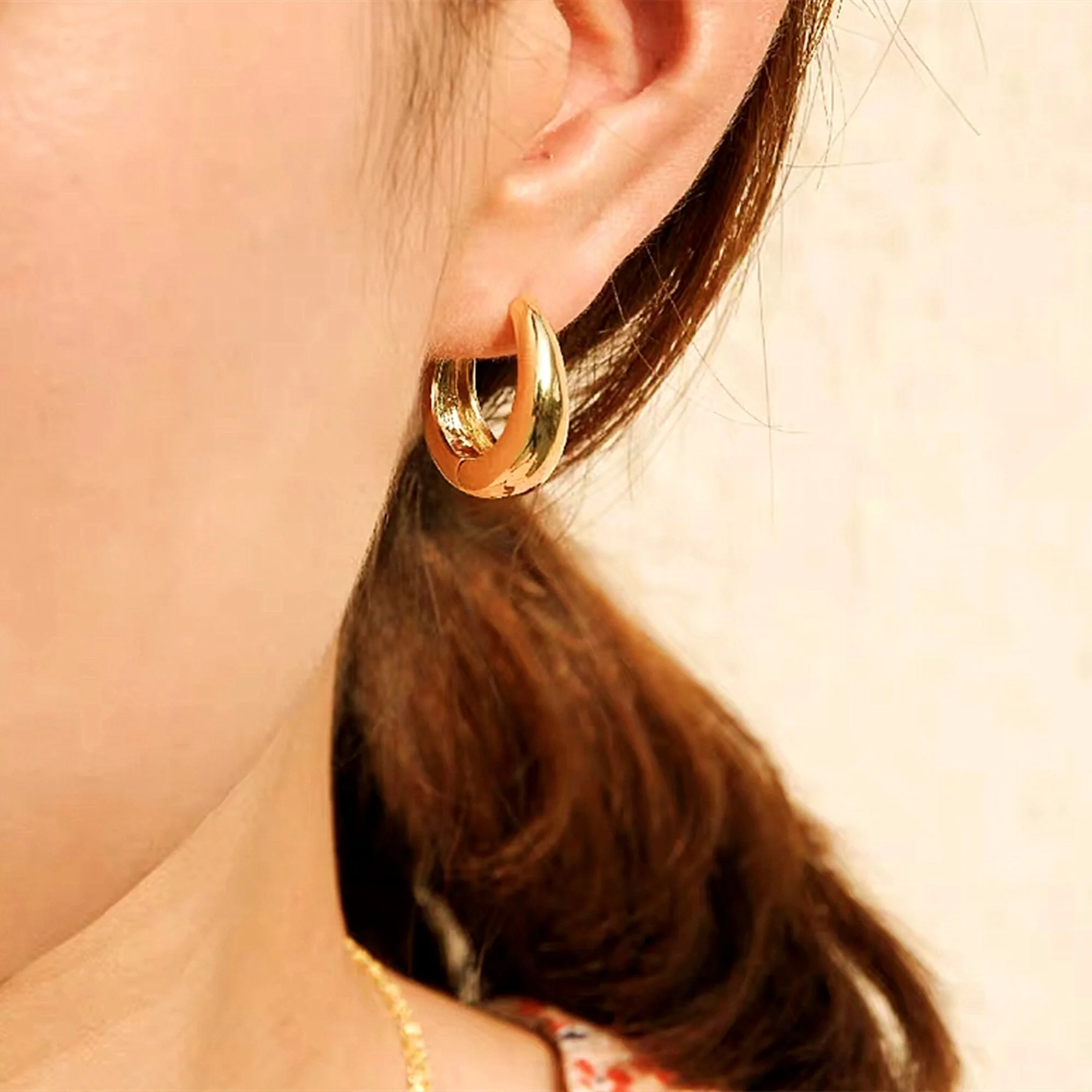 Boucle d'oreille Créoles Forme Goutte d'eau Cercle – Image 3