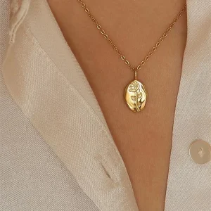 Collier Médaillon Gravé Fleur de Rose