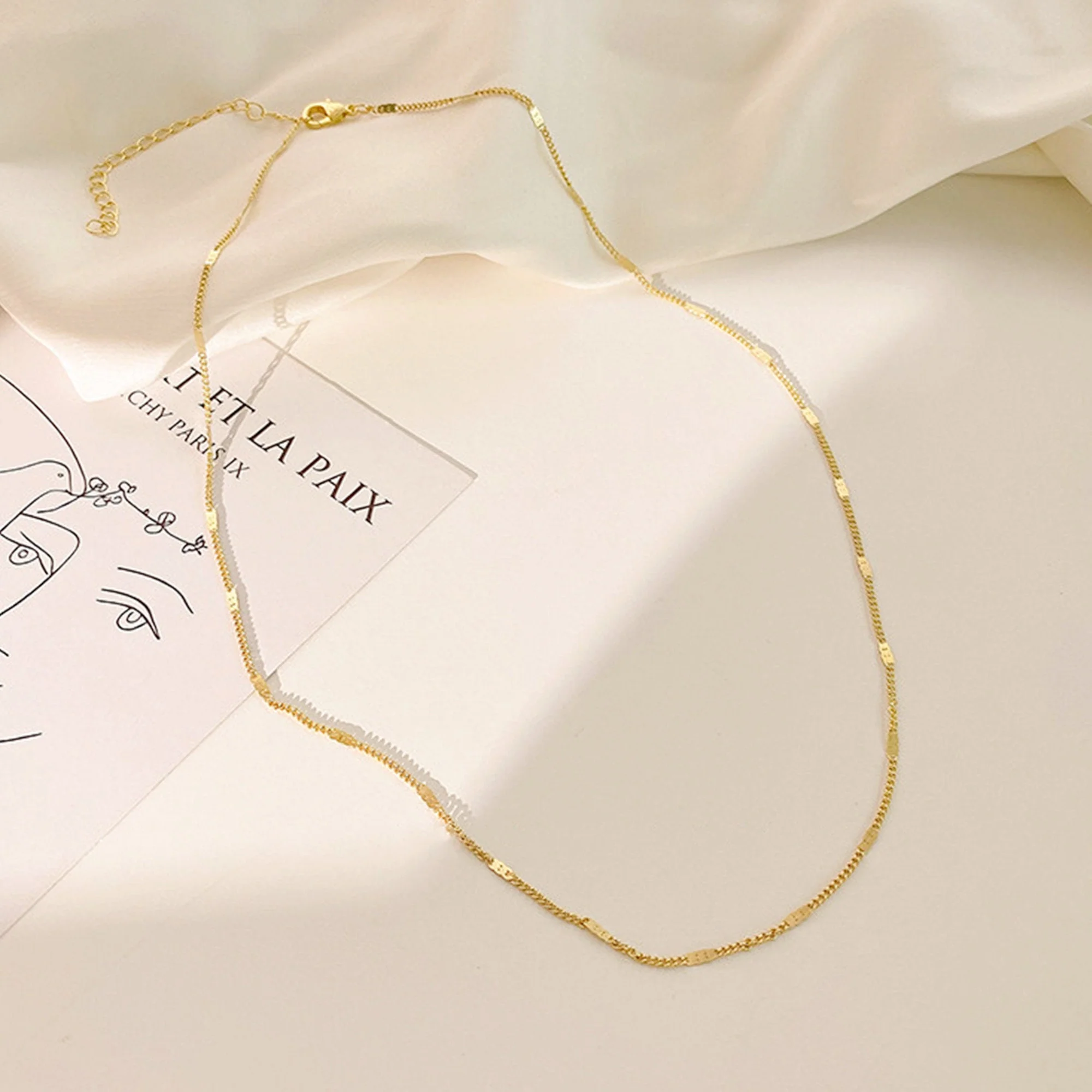 Lot de deux colliers Ras de cou de chaîne Fine Forme "Y" – Image 6