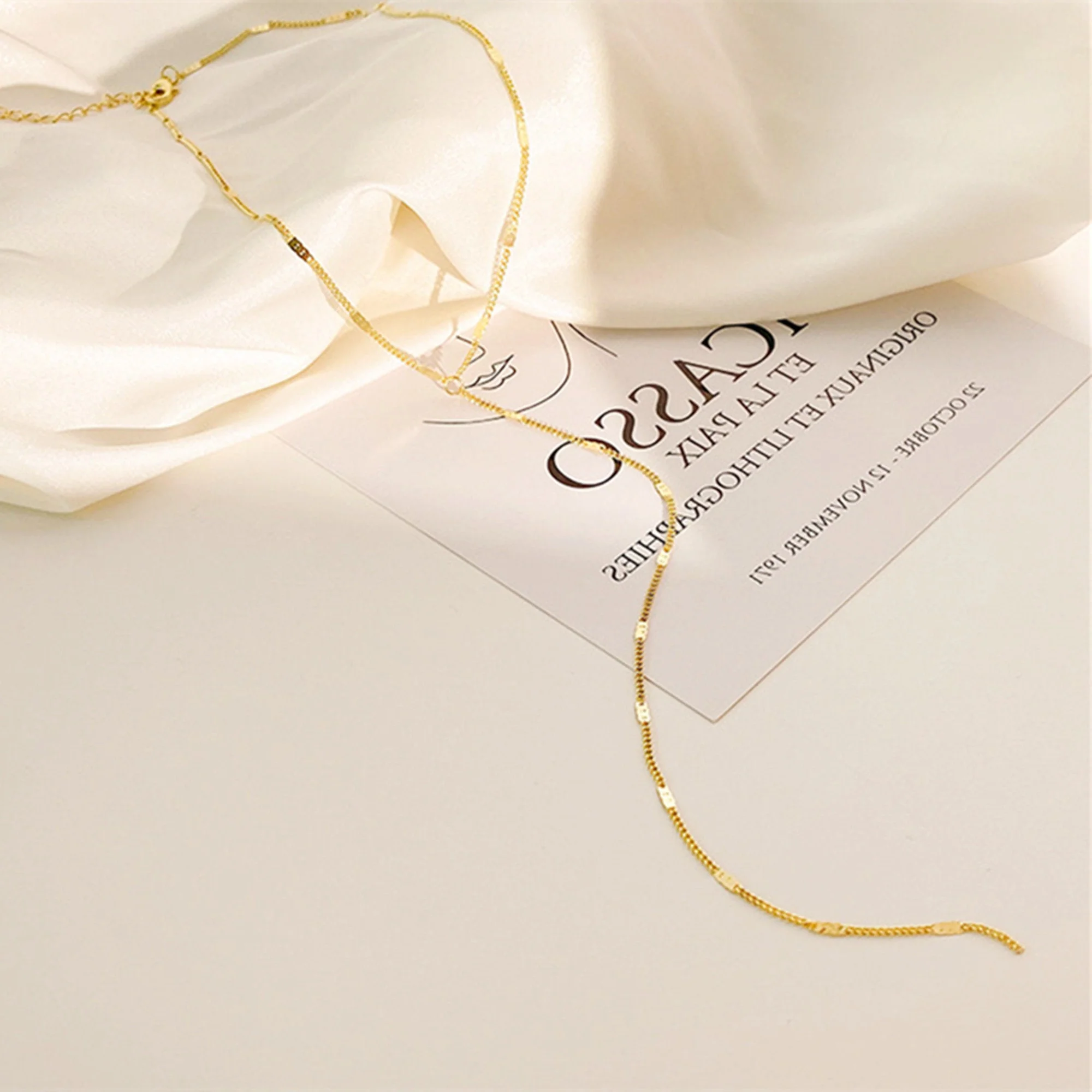 Lot de deux colliers Ras de cou de chaîne Fine Forme "Y" – Image 7