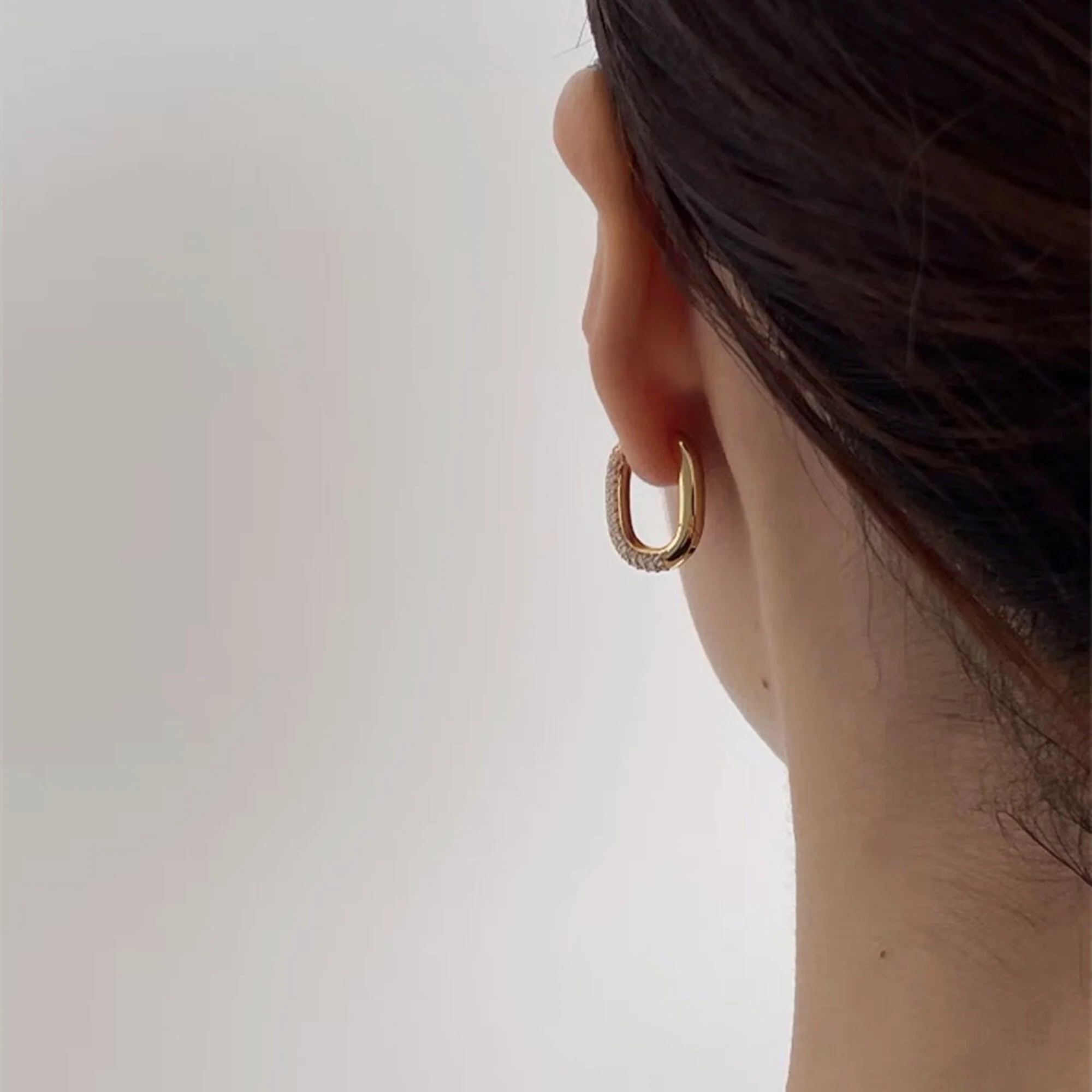 Boucles d'oreilles Créoles Epaisses Zircon – Image 5