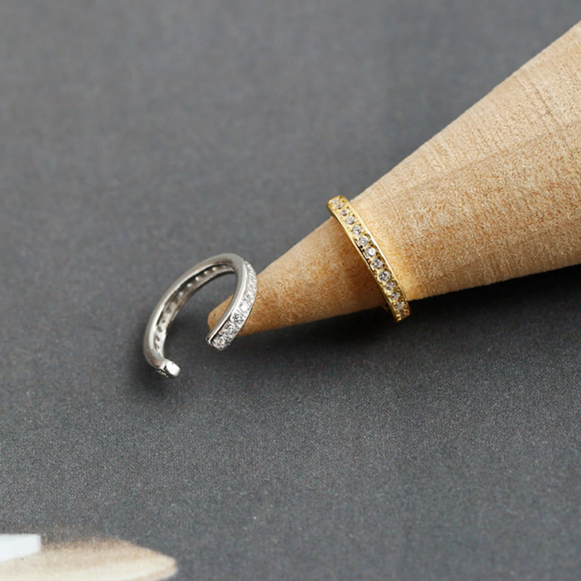 Boucle d'oreilles sans Perçage Zircons – Image 7