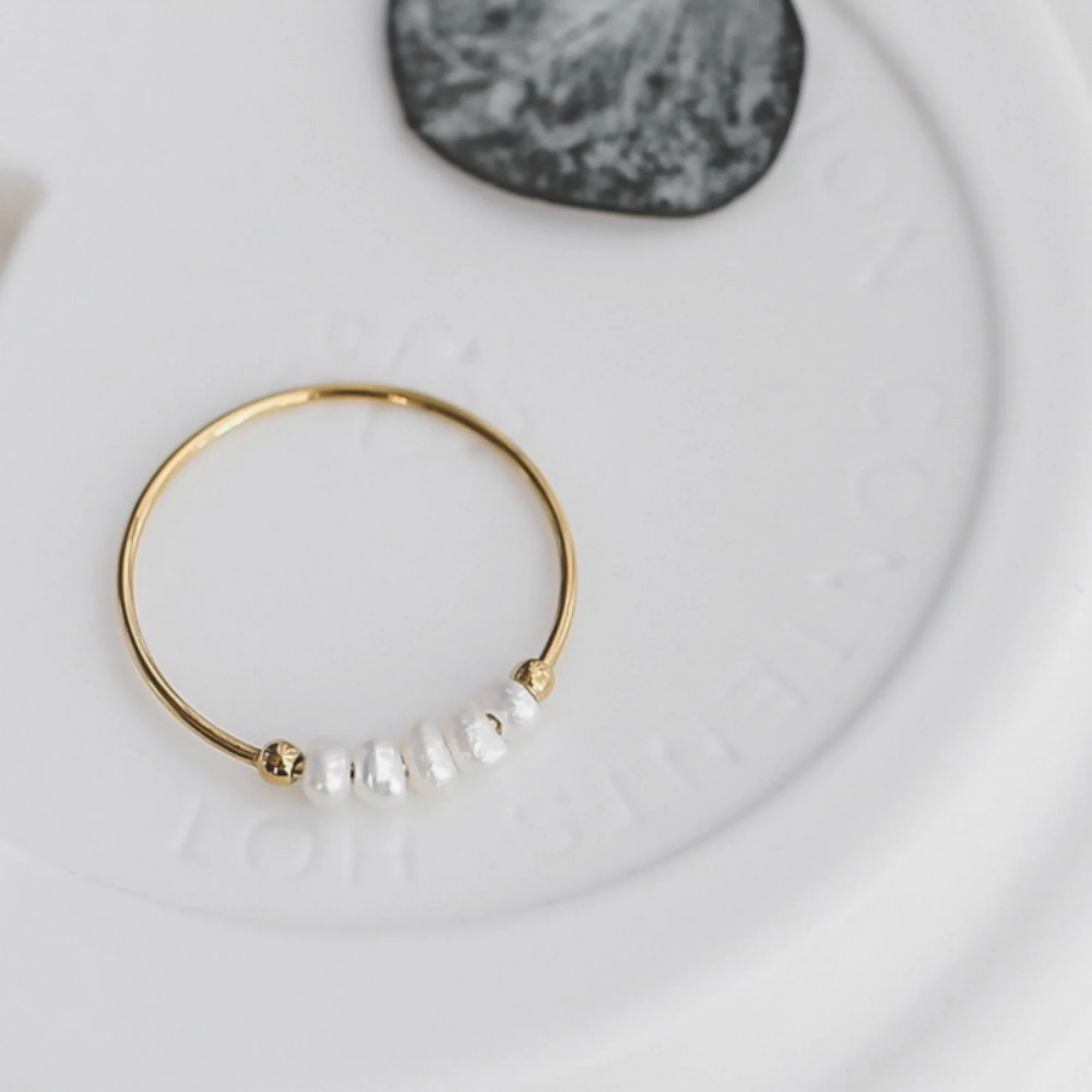 Bague Cinq Perles Baroques Blanches Naturelles – Image 7