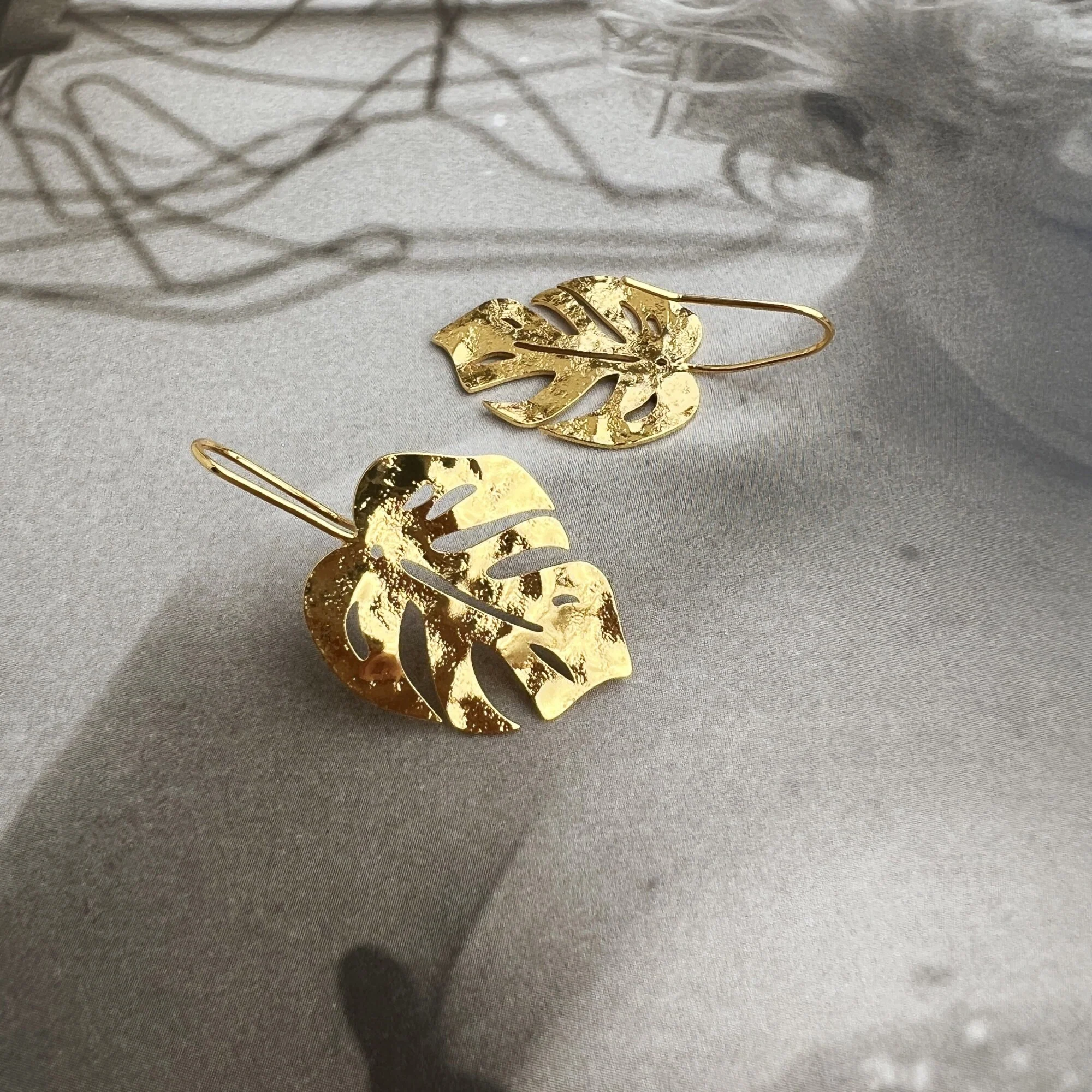 Boucles d'oreilles Pendantes Feuilles de Palmier – Image 7