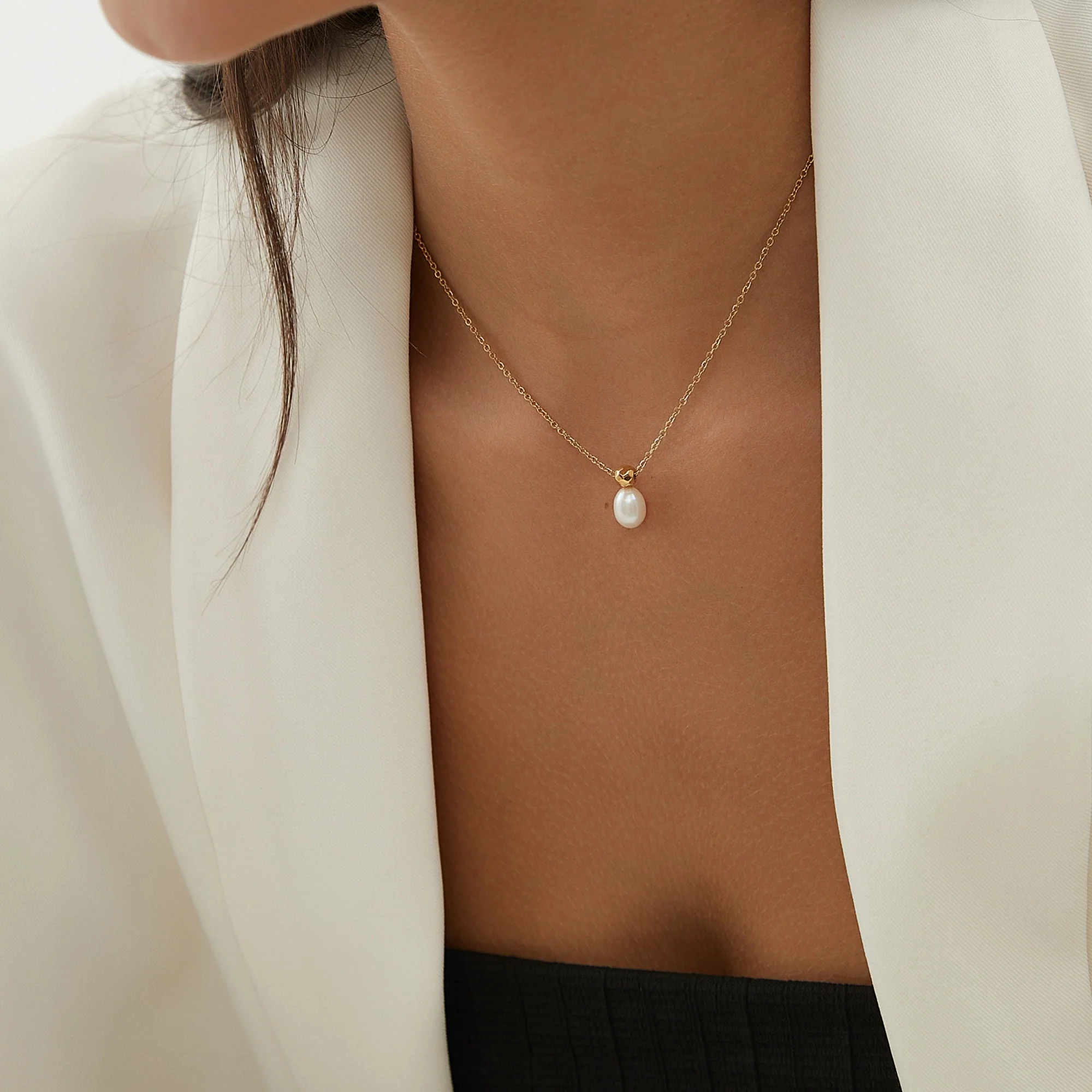 Collier Pendant Perle d'eau Douce Ovale avec Boule Dorée – Image 5