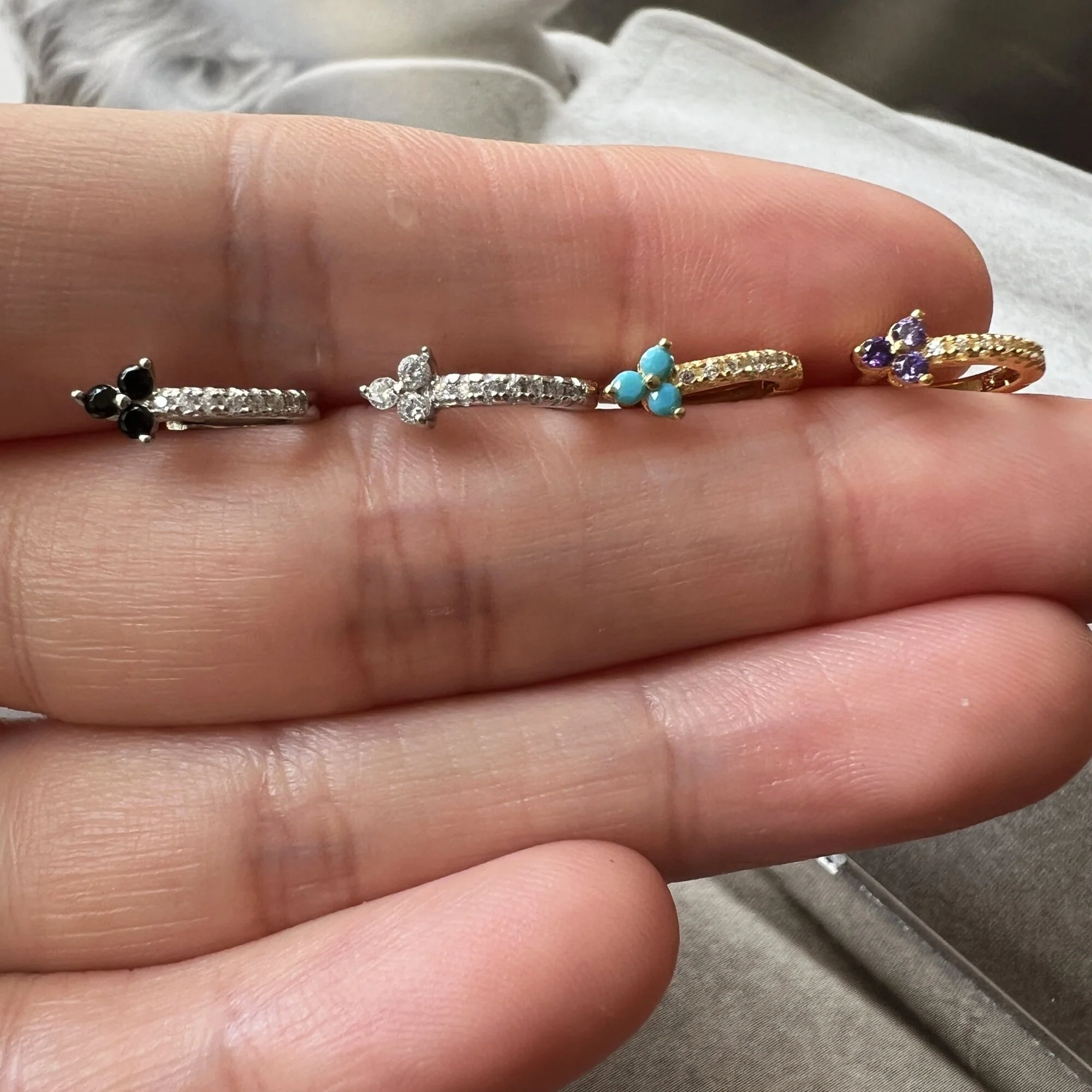 Boucle D'oreille Mini Créole Trèfle Trois Zircon Fleur – Image 8