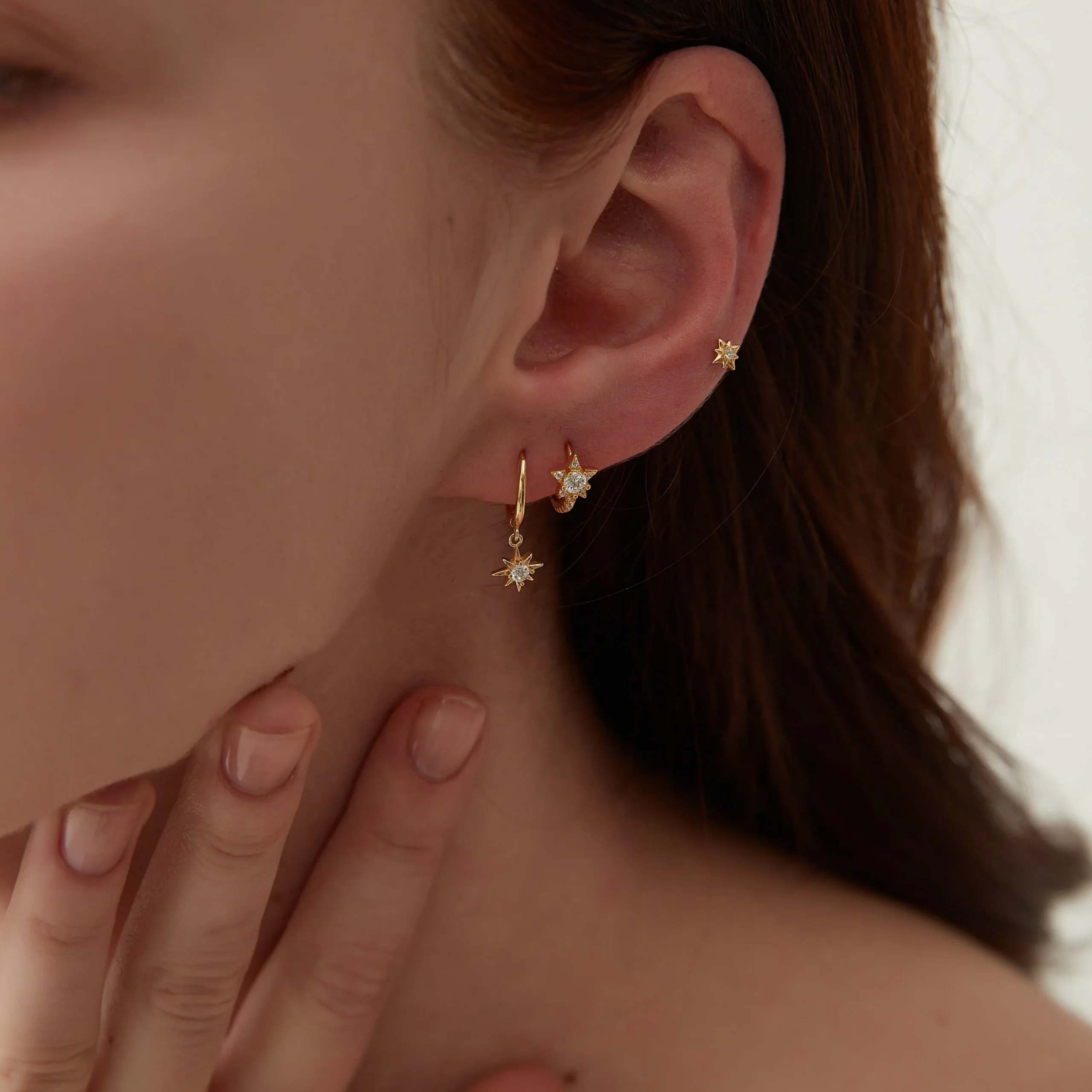 Boucle d’oreille Mini Créole Etoile avec Zircon – Image 6