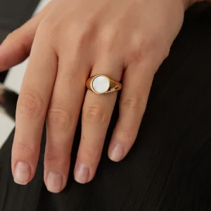Bague Chevalière Ronde Nacre Blanche