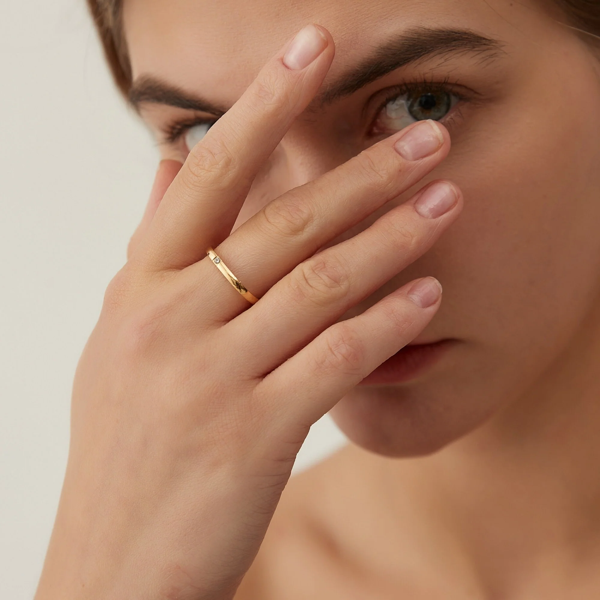 Bague Anneau Carrée avec Zircon – Image 2